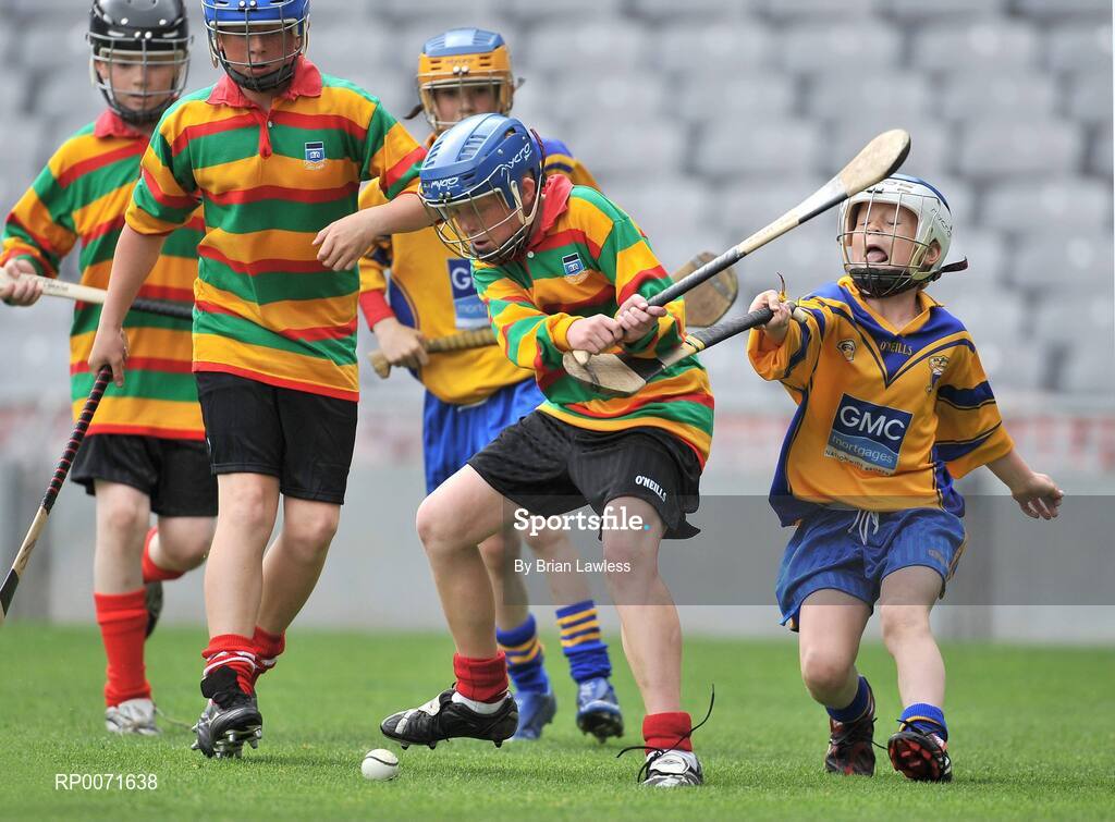 18 June 2009; Adam Tuck, Oatlands, in action against Robert O'Sullivan, St. Pat's. Allianz Cumann na mBunscoil Finals, Oatlands, Mt. Merrion, v St. Patrick's, Drumcondra, Corn Fianna Fail, Croke Park, Dublin. Picture credit: Brian Lawless / SPORTSFILE