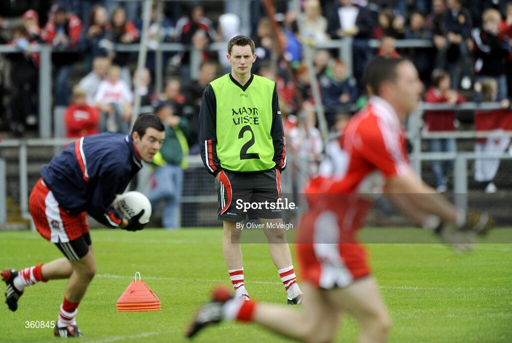 21 June 2009; James Kielt, Derry, who was ruled out of the game with a broken jaw, actings as water carrier for the team for the day. GAA Football Ulster Senior Championship Semi-Final, Tyrone v Derry, Casement Park, Belfast, Co. Antrim. Picture credit: Oliver McVeigh / SPORTSFILE