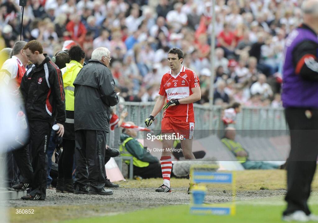 21 June 2009; Kevin McGuckin, Derry, leaves the field after receiving a second half Red Card. GAA Football Ulster Senior Championship Semi-Final, Tyrone v Derry, Casement Park, Belfast, Co. Antrim. Picture credit: Oliver McVeigh / SPORTSFILE