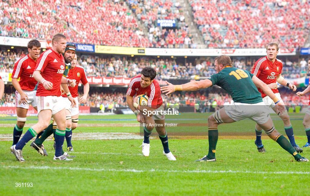 20 June 2009; Mike Phillips, British and Irish Lions, on his way to scoring a try, against Andries Bekker, South Africa. 1st Test, South Africa v British and Irish Lions, ABSA Stadium, Durban, South Africa. Picture credit: Andrew Fosker / SPORTSFILE