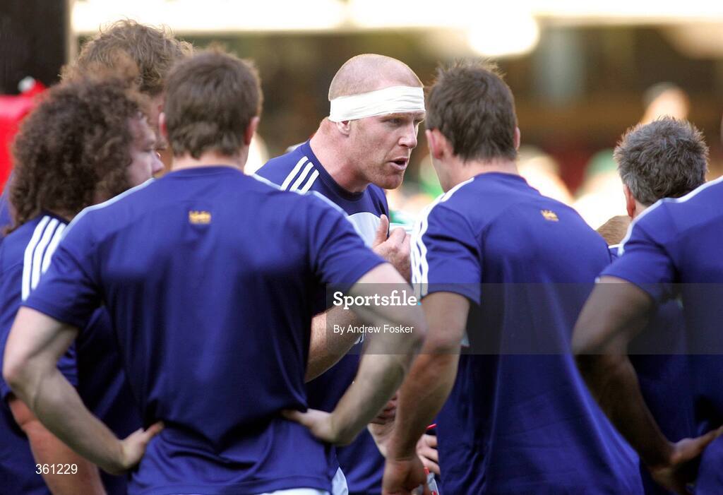 20 June 2009; Captain Paul O'Connell, British and Irish Lions, gives a team talk before the game. 1st Test, South Africa v British and Irish Lions, ABSA Stadium, Durban, South Africa. Picture credit: Andrew Fosker / SPORTSFILE