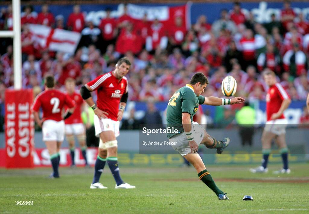 27 June 2009; Morne Steyn, South Africa, kicks the winning penalty as British and Irish Lions' Simon Shaw watches and Matthew Rees, no.2, turns his back. 2nd Test, South Africa v British and Irish Lions, Loftus Versfeld Stadium, Pretoria, South Africa. Picture credit: Andrew Fosker / SPORTSFILE