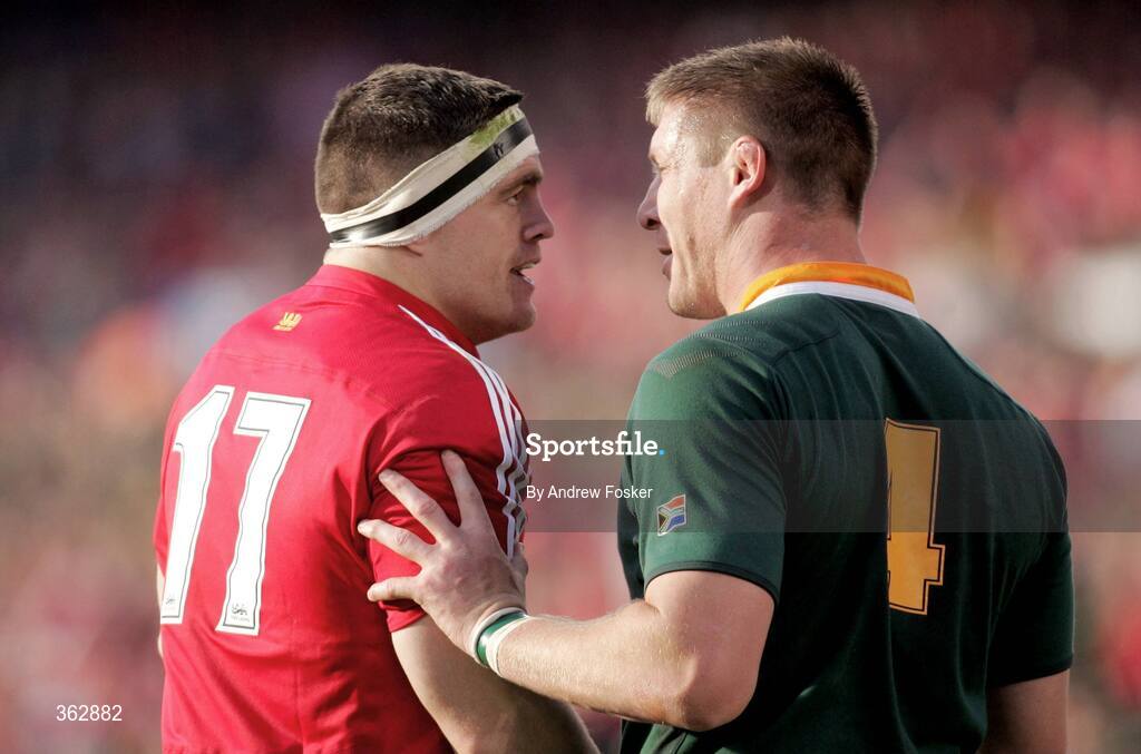 27 June 2009; Andrew Sheridan, British and Irish Lions, squares up against Bakkies Botha, South Africa. 2nd Test, South Africa v British and Irish Lions, Loftus Versfeld Stadium, Pretoria, South Africa. Picture credit: Andrew Fosker / SPORTSFILE *** Local Caption ***  © Andrew Fosker / Seconds Left Images 2009 - Andrew Sheridan & Bakkies Botha square up after a disagreement -  Springboks v The British & Irish Lions - 2nd Test -  27/06/09 - Loftus Versfeld Stadium, Pretoria , South Africa - All Rights Reserved
