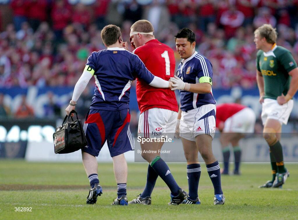 27 June 2009; Gethin Jenkins, British and Irish Lions, leaves the field after a head injury. 2nd Test, South Africa v British and Irish Lions, Loftus Versfeld Stadium, Pretoria, South Africa. Picture credit: Andrew Fosker / SPORTSFILE
