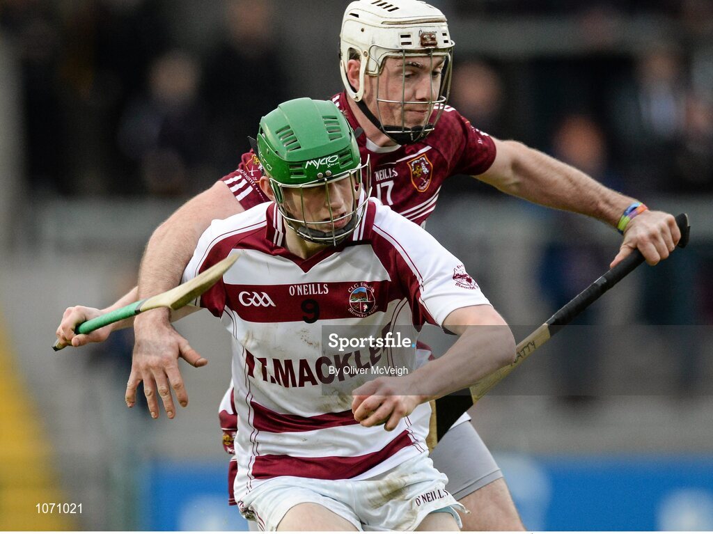 25 October 2015; Karl McKaigue, Slaughtneil, in action against Donal McNaughton, Cushendall. AIB GAA Hurling Ulster GAA Senior Club Championship Final, Cushendall v Slaughtneil Ruairí Óg. Athletic Grounds, Armagh. Picture credit: Oliver McVeigh / SPORTSFILE