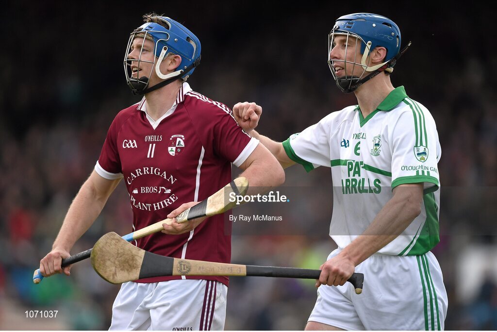 25 October 2015; Brian Hogan, right, O'Loughlin Gaels, jostles with his brother Keith who lined out against him as the Clara captain. St. Canice's Credit Union Kilkenny County Senior Hurling Championship Final, Clara GAA v O'Loughlin Gaels GAA Club. Nowlan Park, Kilkenny. Picture credit: Ray McManus / SPORTSFILE