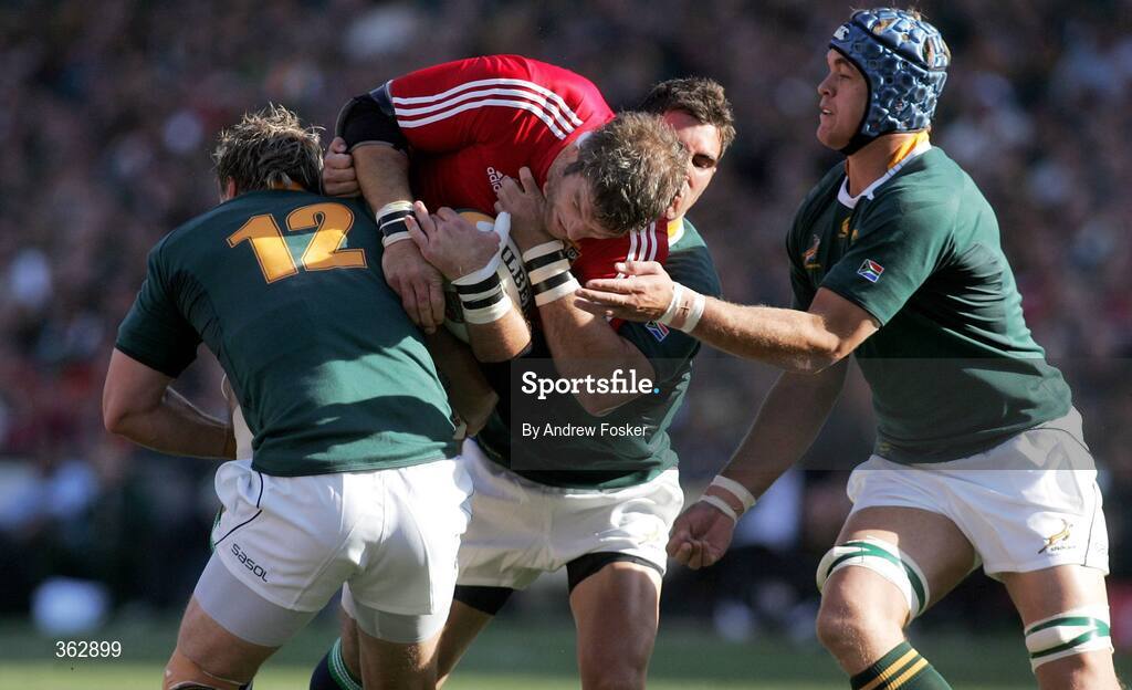 27 June 2009; Simon Shaw, British and Irish Lions, is tackled by Jean De Villers, Fourie de Preez & Juan Smith, South Africa. 2nd Test, South Africa v British and Irish Lions, Loftus Versfeld Stadium, Pretoria, South Africa. Picture credit: Andrew Fosker / SPORTSFILE