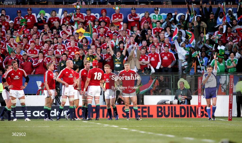 27 June 2009; British and Irish Lions players watch on as referee Christophe Beros, right, awards Jaque Fourie's try after the decision went to TMO Stuart Dickinson. 2nd Test, South Africa v British and Irish Lions, Loftus Versfeld Stadium, Pretoria, South Africa. Picture credit: Andrew Fosker / SPORTSFILE