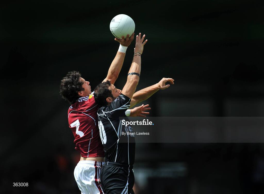 28 June 2009; Eamon O'Hara, Sligo, in action against Finian Hanley, Galway. GAA Football Connacht Senior Championship Semi-Final, Sligo v Galway, Markievicz Park, Sligo. Picture credit: Brian Lawless / SPORTSFILE