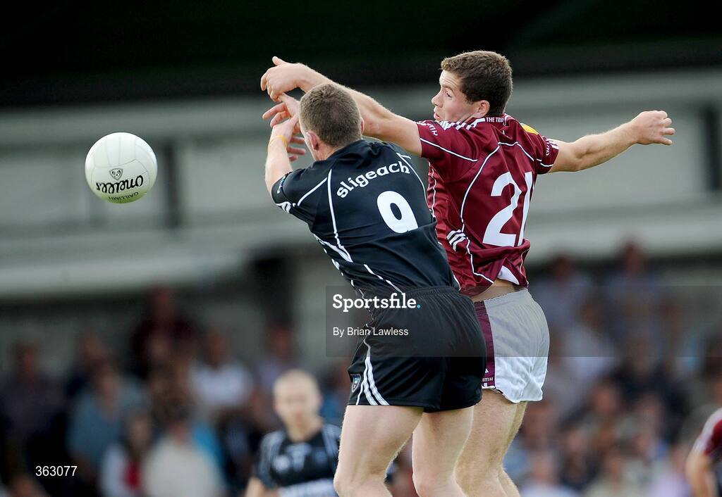 28 June 2009; Niall Coleman, Galway, in action against Tony Taylor, Sligo. GAA Football Connacht Senior Championship Semi-Final, Sligo v Galway, Markievicz Park, Sligo. Picture credit: Brian Lawless / SPORTSFILE