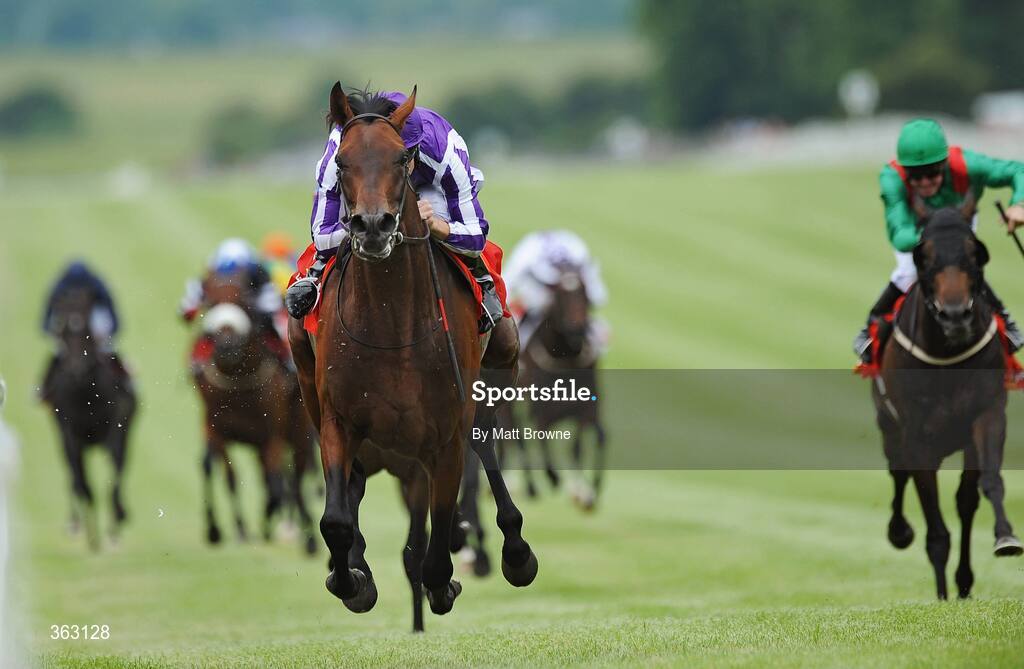 28 June 2009; Fame And Glory, with Johnny Murtagh up, on their way to winning the Dubai Duty Free Irish Derby. Irish Derby Festival - Sunday, Curragh Racecourse, Co. Kildare. Picture credit: Matt Browne / SPORTSFILE