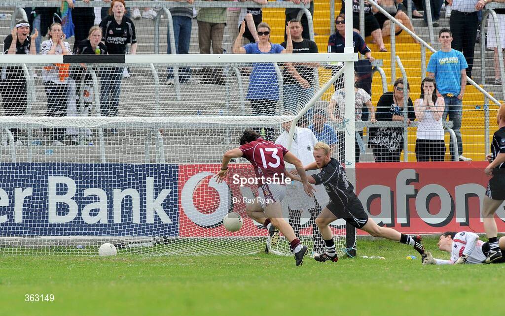 28 June 2009; Sean Armstrong, Galway, scores their goal as Paul McGovern, Sligo tries to save. GAA Football Connacht Senior Championship Semi-Final, Sligo v Galway, Markievicz Park, Sligo. Picture credit: Ray Ryan / SPORTSFILE