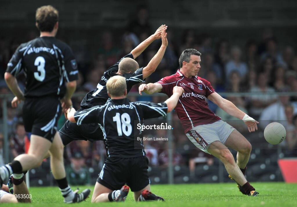28 June 2009; Padraic Joyce, Galway, in action against Sligo. GAA Football Connacht Senior Championship Semi-Final, Sligo v Galway, Markievicz Park, Sligo. Picture credit: Brian Lawless / SPORTSFILE