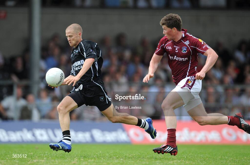 28 June 2009; Jonathon Davey, Sligo, in action against Garreth Bradshaw, Galway. GAA Football Connacht Senior Championship Semi-Final, Sligo v Galway, Markievicz Park, Sligo. Picture credit: Brian Lawless / SPORTSFILE