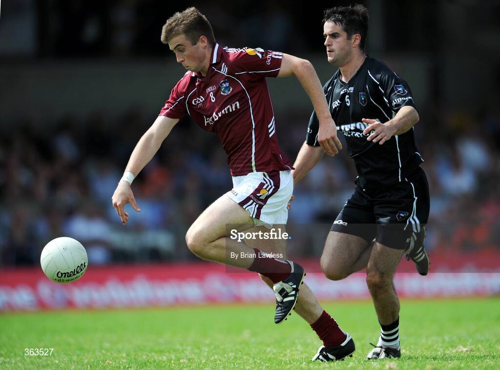 28 June 2009; Paul Conroy, Galway, in action against Michael McNamara, Sligo. GAA Football Connacht Senior Championship Semi-Final, Sligo v Galway, Markievicz Park, Sligo. Picture credit: Brian Lawless / SPORTSFILE