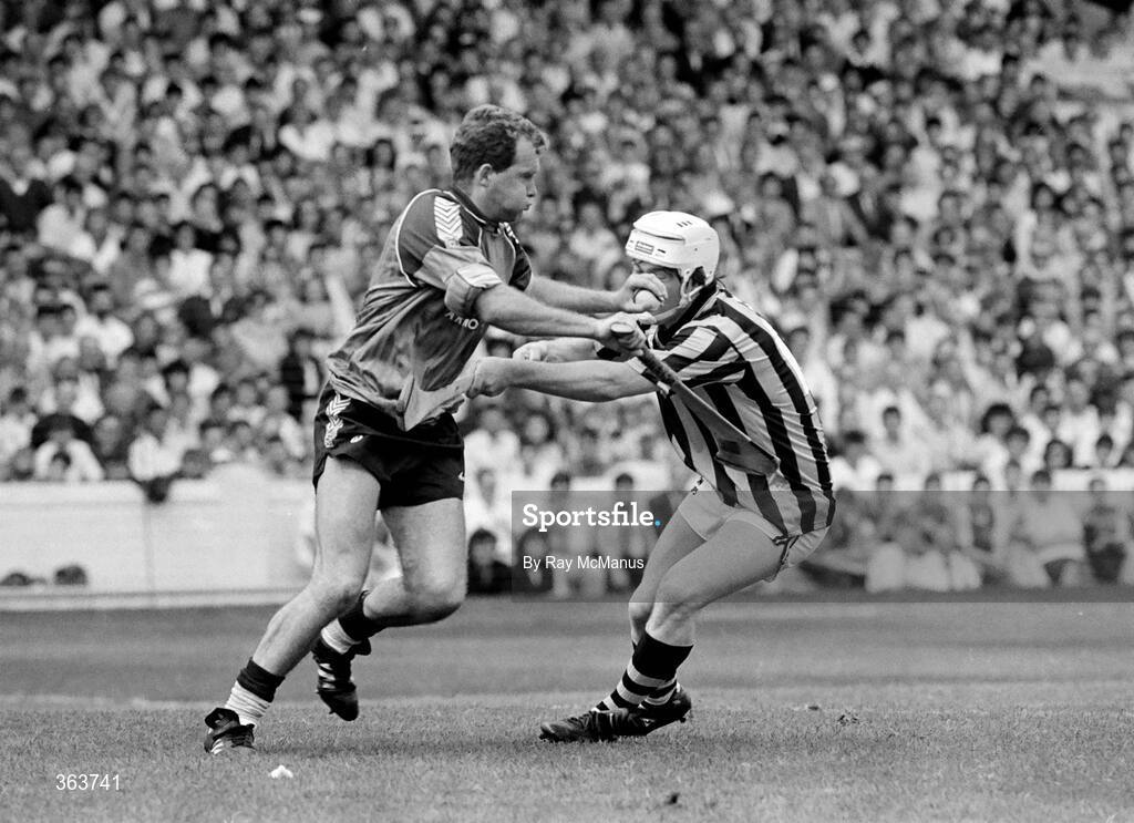 21 July 1991; Damien Byrne, Dublin, in action against Liam McCarthy, Kilkenny. Leinster Senior Hurling Championship Final, Dublin v Kilkenny, Croke Park, Dublin. Picture credit; Ray McManus / SPORTSFILE