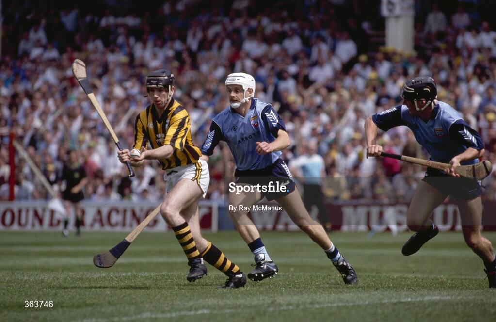 21 July 1991; DJ Carey, Kilkenny, in action against Colm Ó Giolláin, Dublin. Leinster Senior Hurling Championship Final, Dublin v Kilkenny. Croke Park, Dublin. Picture credit: Ray McManus / SPORTSFILE