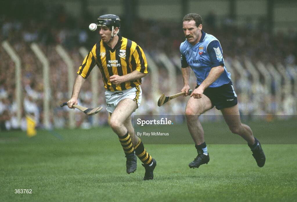 21 July 1991; DJ Carey, Kilkenny, in action against Sean Kearns, Dublin. Leinster Senior Hurling Championship Final, Dublin v Kilkenny, Croke Park, Dublin. Picture credit; Ray McManus / SPORTSFILE