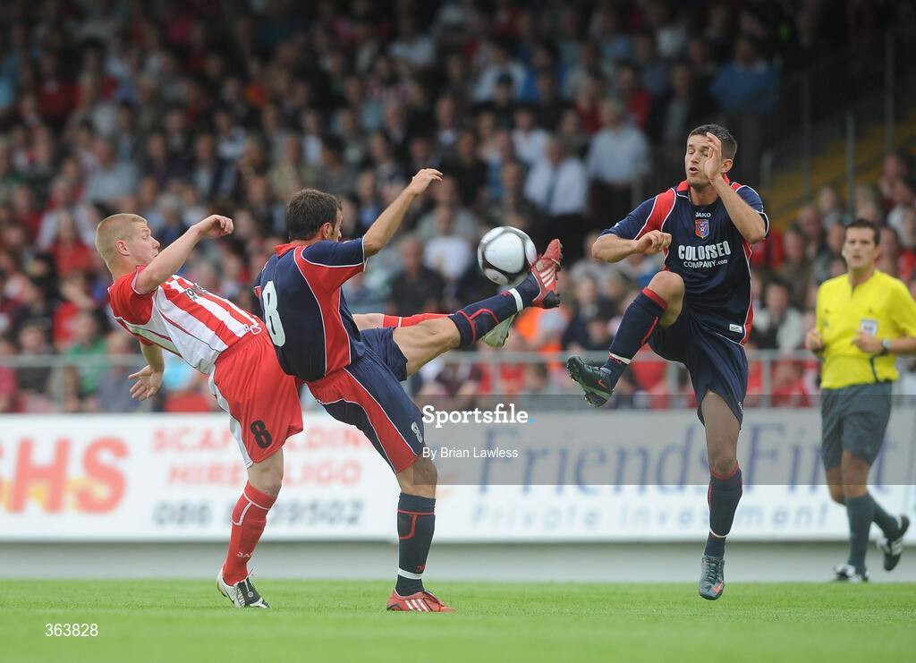 2 July 2009; Ilir Nallbani, right, and Amarildo Belisha, KS Vllaznia Shkoder, in action against Richard Ryan, Sligo Rovers. Europa League, 1st Qualifying Round, 1st Leg, Sligo Rovers v KS Vllaznia Shkoder, Showgrounds, Sligo. Picture credit: Brian Lawless / SPORTSFILE