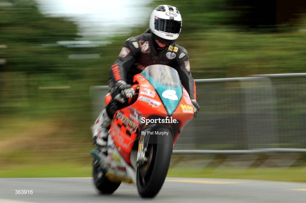 3 July 2009; William Dunlop, CD Yamaha 1000cc, in action during the Skerries 100 Motorcycling Practice, Skerries, Co. Dublin. Picture credit: Pat Murphy / SPORTSFILE