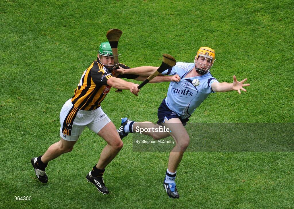 5 July 2009; Oisín Gough, Dublin, in action against Eddie Breenan, Kilkenny. GAA Hurling Leinster Senior Championship Final, Kilkenny v Dublin, Croke Park, Dublin. Picture credit: Stephen McCarthy / SPORTSFILE
