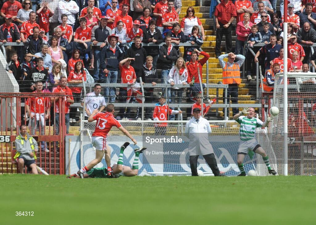 5 July 2009; Daniel Goulding, Cork, scores his side's second goal past Limerick goalkeeper Sean Kiely. GAA Football Munster Senior Championship Final, Limerick v Cork, Pairc Ui Chaoimh, Cork. Picture credit: Diarmuid Greene / SPORTSFILE