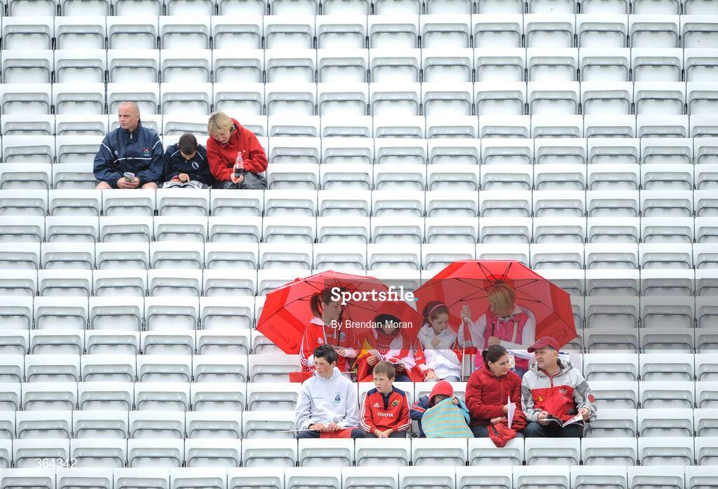 5 July 2009; Cork supporters prepare themselves before the start of the game. GAA Football Munster Senior Championship Final, Limerick v Cork, Pairc Ui Chaoimh, Cork. Picture credit: Brendan Moran / SPORTSFILE