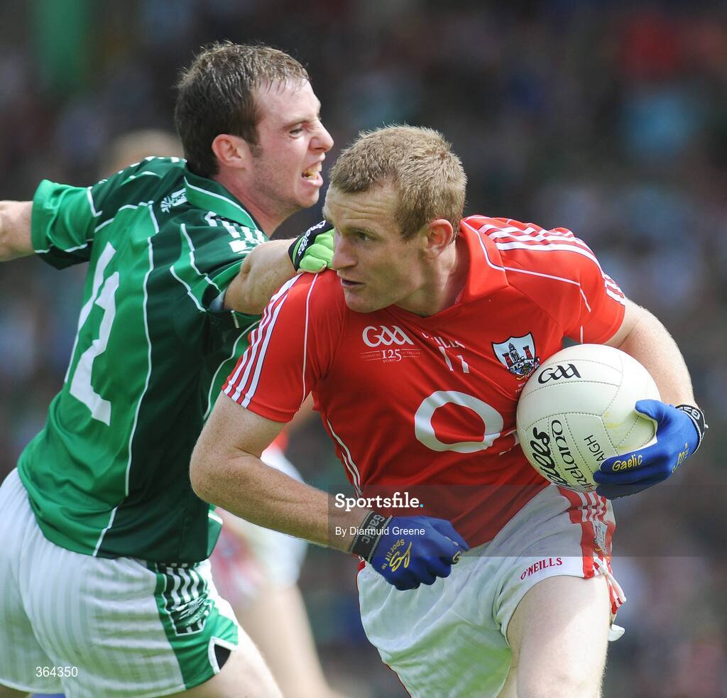 5 July 2009; Ger Spillane, Cork, in action against Seanie Buckley, Limerick. GAA Football Munster Senior Championship Final, Limerick v Cork, Pairc Ui Chaoimh, Cork. Picture credit: Diarmuid Greene / SPORTSFILE