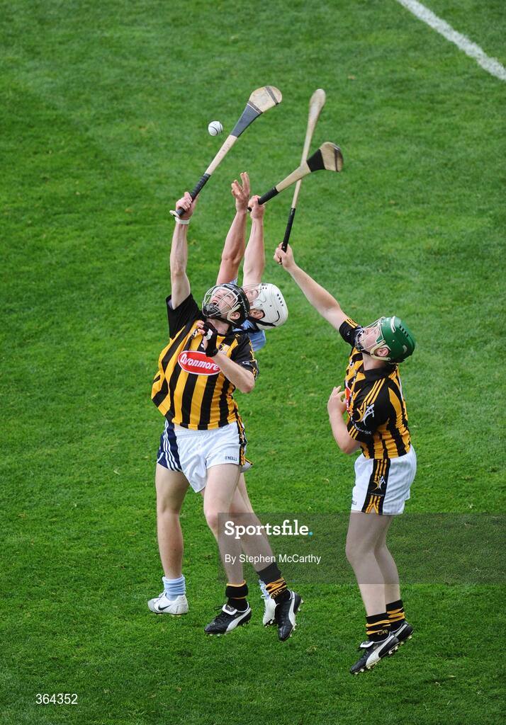 5 July 2009; Michael Rice, left, and John Dalton, Kilkenny, in action against Liam Rushe, Dublin. GAA Hurling Leinster Senior Championship Final, Kilkenny v Dublin, Croke Park, Dublin. Picture credit: Stephen McCarthy / SPORTSFILE