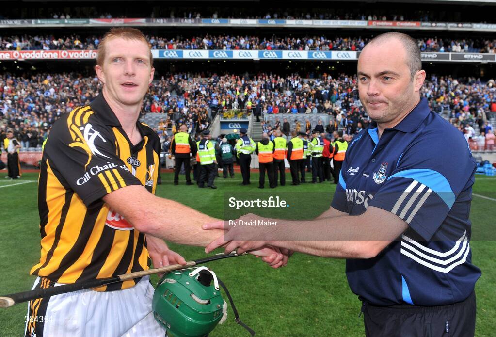 5 July 2009; Dublin manager Anthony Daly shakes hands with Kilkenny's Henry Shefflin at the end of the game. GAA Hurling Leinster Senior Championship Final, Kilkenny v Dublin, Croke Park, Dublin. Picture credit: David Maher / SPORTSFILE