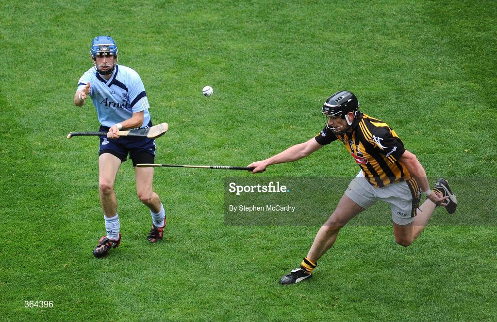 5 July 2009; Alan McCrabbe, Dublin, in action against Derek Lyng, Kilkenny. GAA Hurling Leinster Senior Championship Final, Kilkenny v Dublin, Croke Park, Dublin. Picture credit: Stephen McCarthy / SPORTSFILE