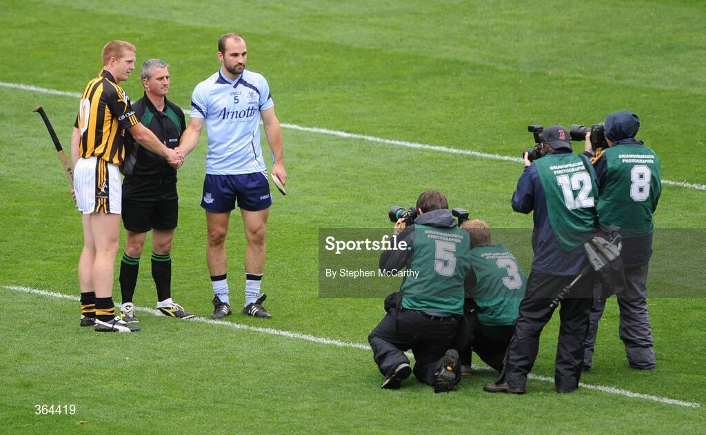 5 July 2009; Referee Johnny Ryan with captains Stephen Hiney, Dublin, and Henry Shefflin, Kilkenny. GAA Hurling Leinster Senior Championship Final, Kilkenny v Dublin, Croke Park, Dublin. Picture credit: Stephen McCarthy / SPORTSFILE