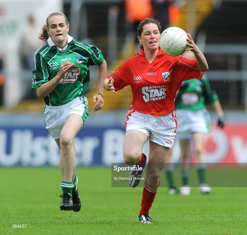 5 July 2009; Oisin Crowley, Cork, in action against Stacey Lockyear, Limerick. Irish Daily Star Sunday, Primary Go-Games, Limerick v Cork, Pairc Ui Chaoimh, Cork. Picture credit: Diarmuid Greene / SPORTSFILE