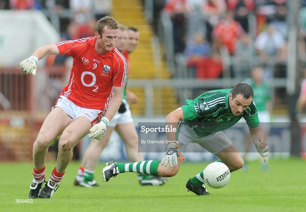 5 July 2009; Jim O'Donovan, Limerick, in action against Nicholas Murphy, Cork. GAA Football Munster Senior Championship Final, Limerick v Cork, Pairc Ui Chaoimh, Cork. Picture credit: Diarmuid Greene / SPORTSFILE