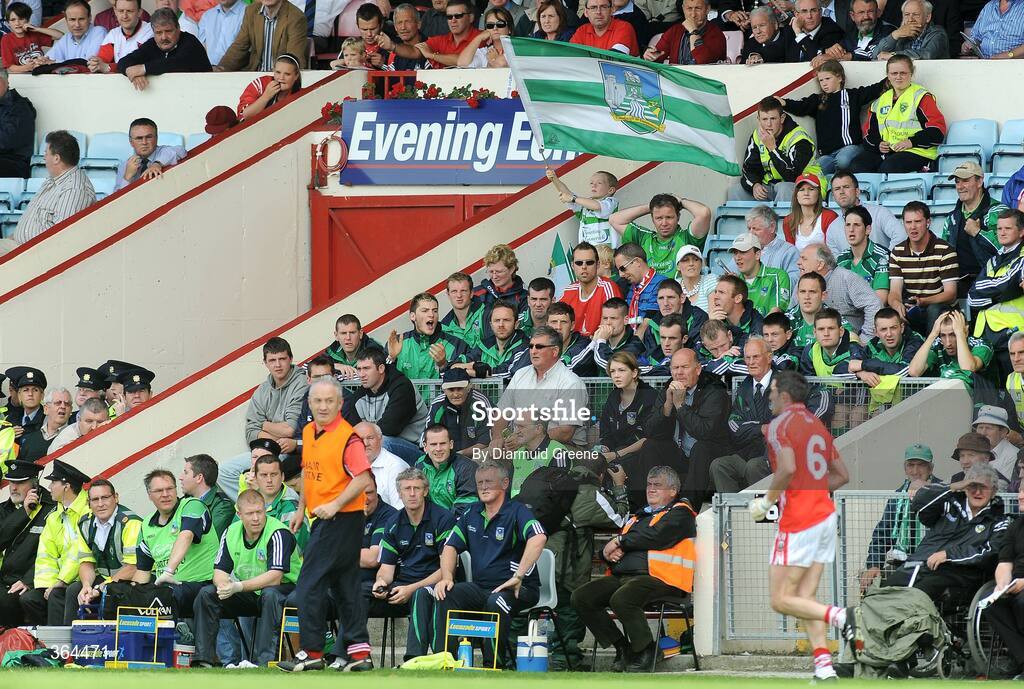 5 July 2009; A general view of the Limerick bench during the final moments of the game. GAA Football Munster Senior Championship Final, Limerick v Cork, Pairc Ui Chaoimh, Cork. Picture credit: Diarmuid Greene / SPORTSFILE