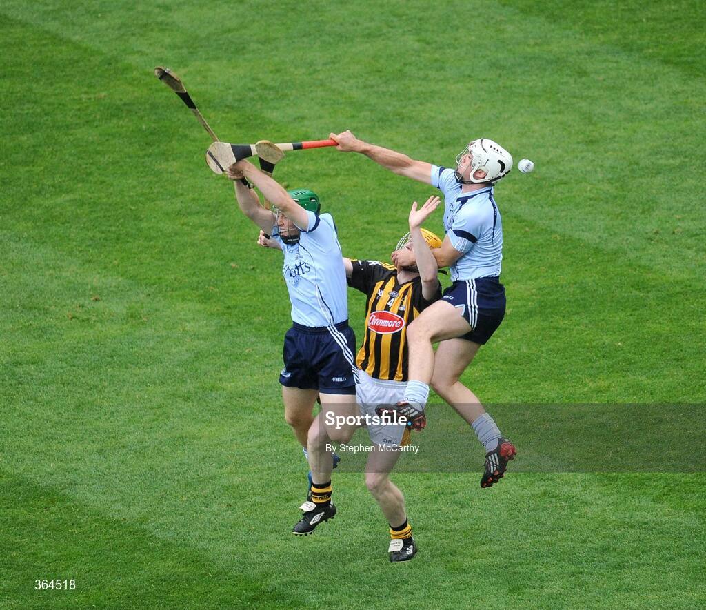 5 July 2009; Richard Power, Kilkenny, in action against John McCaffrey, left, and Tomás Brady, Dublin. GAA Hurling Leinster Senior Championship Final, Kilkenny v Dublin, Croke Park, Dublin. Picture credit: Stephen McCarthy / SPORTSFILE