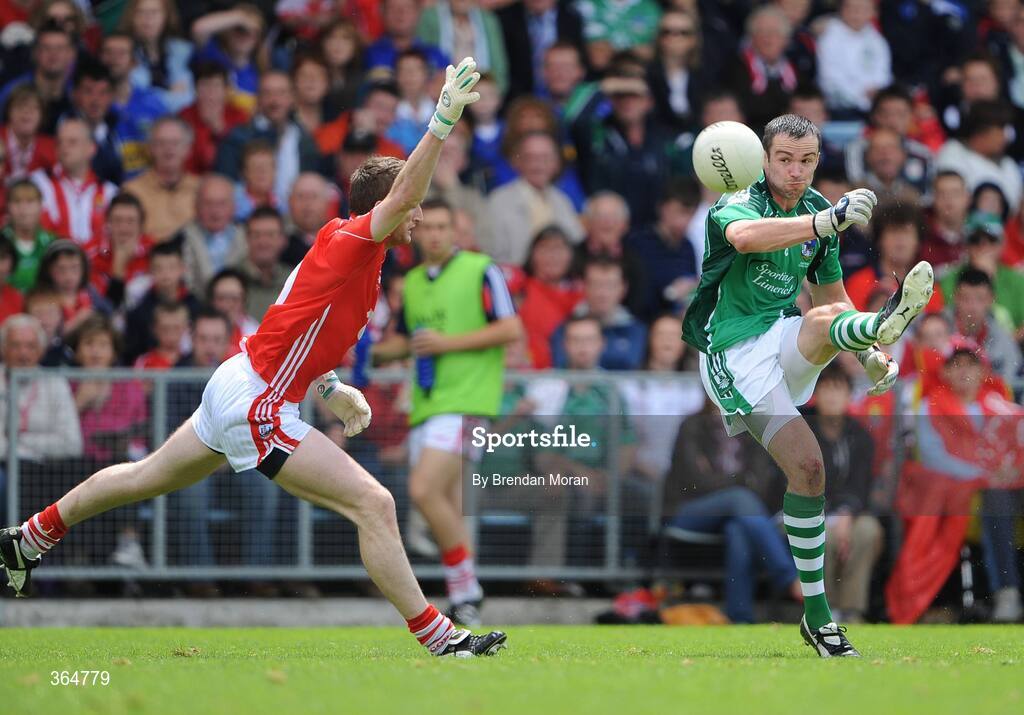 5 July 2009; Jim O'Donovan, Limerick, in action against Nicholas Murphy, Cork. GAA Football Munster Senior Championship Final, Limerick v Cork, Pairc Ui Chaoimh, Cork. Picture credit: Brendan Moran / SPORTSFILE