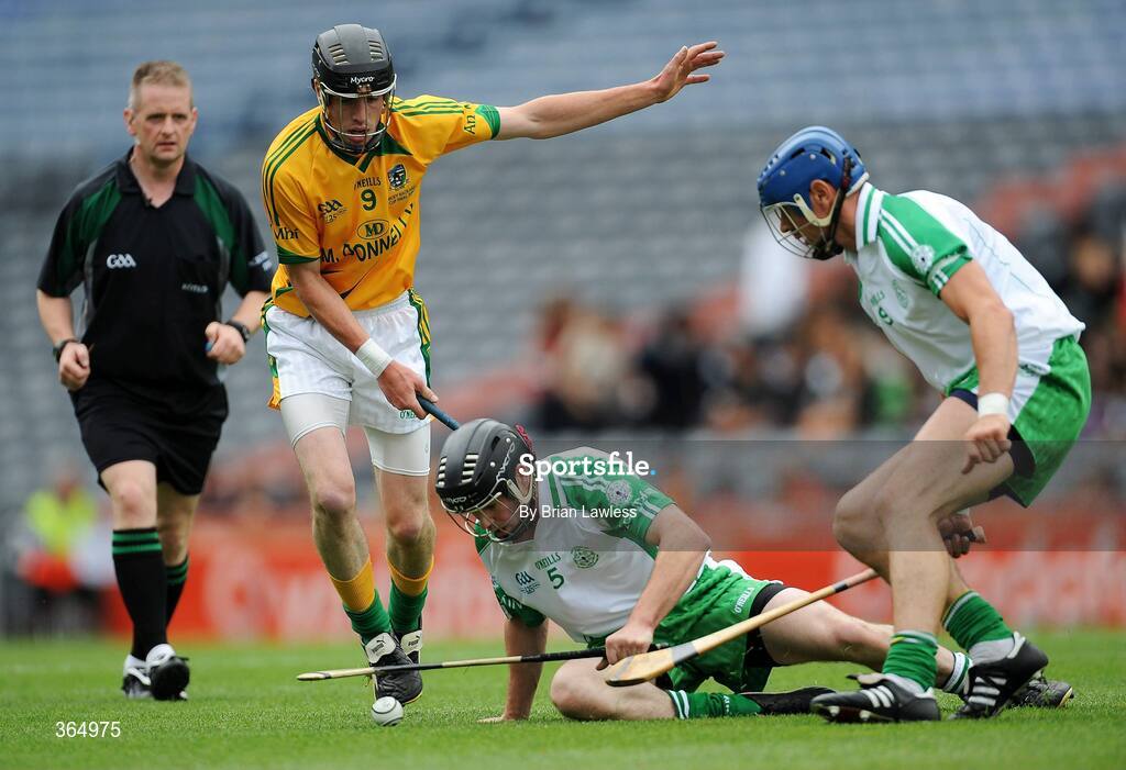 11 July 2009; Kieran Forde and Fergus McMahon, right, London, in action against Philip Garvey, Meath. Nicky Rackard Cup Final, Meath v London, Croke Park, Dublin. Picture credit: Brian Lawless / SPORTSFILE