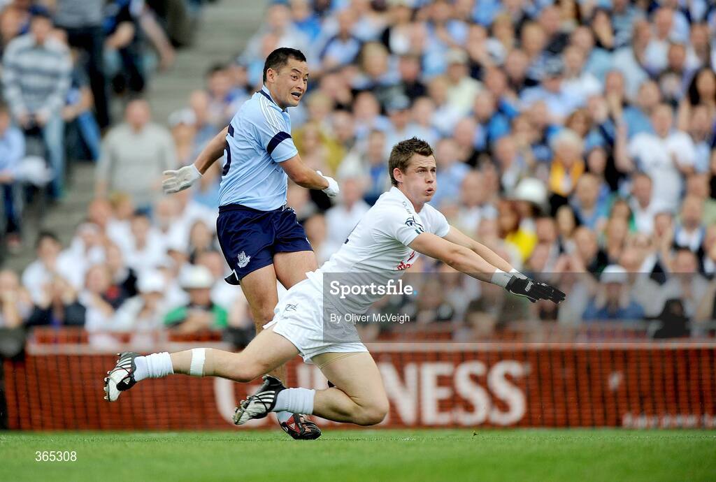 12 July 2009; Jason Sherlock, Dublin, scores the second goal despite the efforts of Emmet Bolton, Kildare. GAA Football Leinster Senior Championship Final, Dublin v Kildare, Croke Park, Dublin. Picture credit: Oliver McVeigh / SPORTSFILE