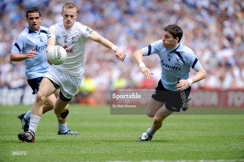 12 July 2009; Alan Smith, Kildare, in action against Paddy Andrews, Dublin. GAA Football Leinster Senior Championship Final, Dublin v Kildare, Croke Park, Dublin. Picture credit: Matt Browne / SPORTSFILE