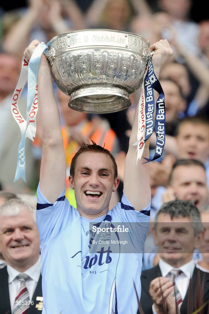 12 July 2009; Dublin captain Paul Griffin lifts the Delaney Cup. GAA Football Leinster Senior Championship Final, Dublin v Kildare, Croke Park, Dublin. Picture credit: Oliver McVeigh / SPORTSFILE