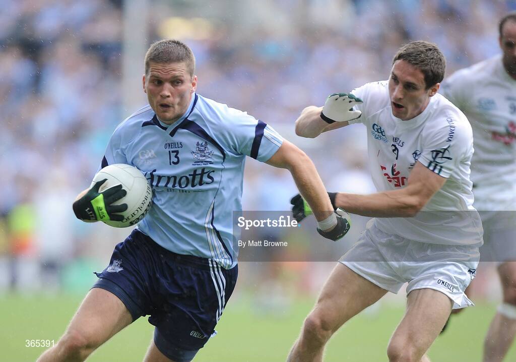 12 July 2009; Conal Keaney, Dublin, in action against Gary White, Kildare. GAA Football Leinster Senior Championship Final, Dublin v Kildare, Croke Park, Dublin. Picture credit: Matt Browne / SPORTSFILE