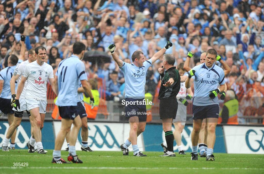 12 July 2009; Referee Pat McEnaney blows the final whistle as Dublin players Tomas Quinn and Conal Keaney, no.13, celebrate victory. GAA Football Leinster Senior Championship Final, Dublin v Kildare, Croke Park, Dublin. Picture credit: Oliver McVeigh / SPORTSFILE