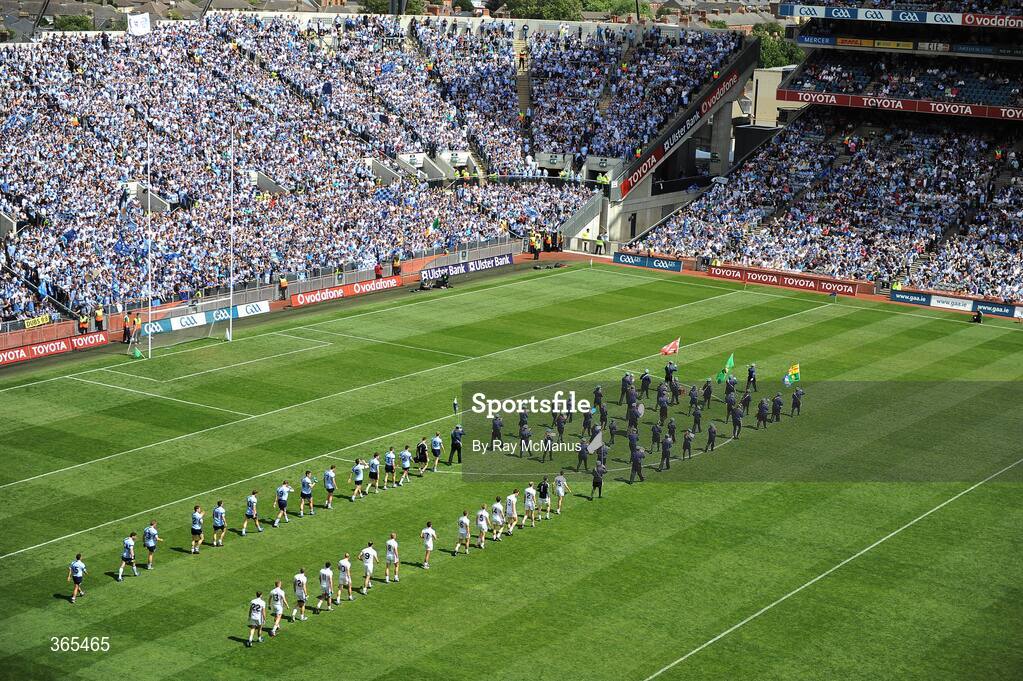 12 July 2009; The Dublin and Kildare teams parade in front of Hill 16 before the game. GAA Football Leinster Senior Championship Final, Dublin v Kildare, Croke Park, Dublin. Picture credit: Ray McManus / SPORTSFILE
