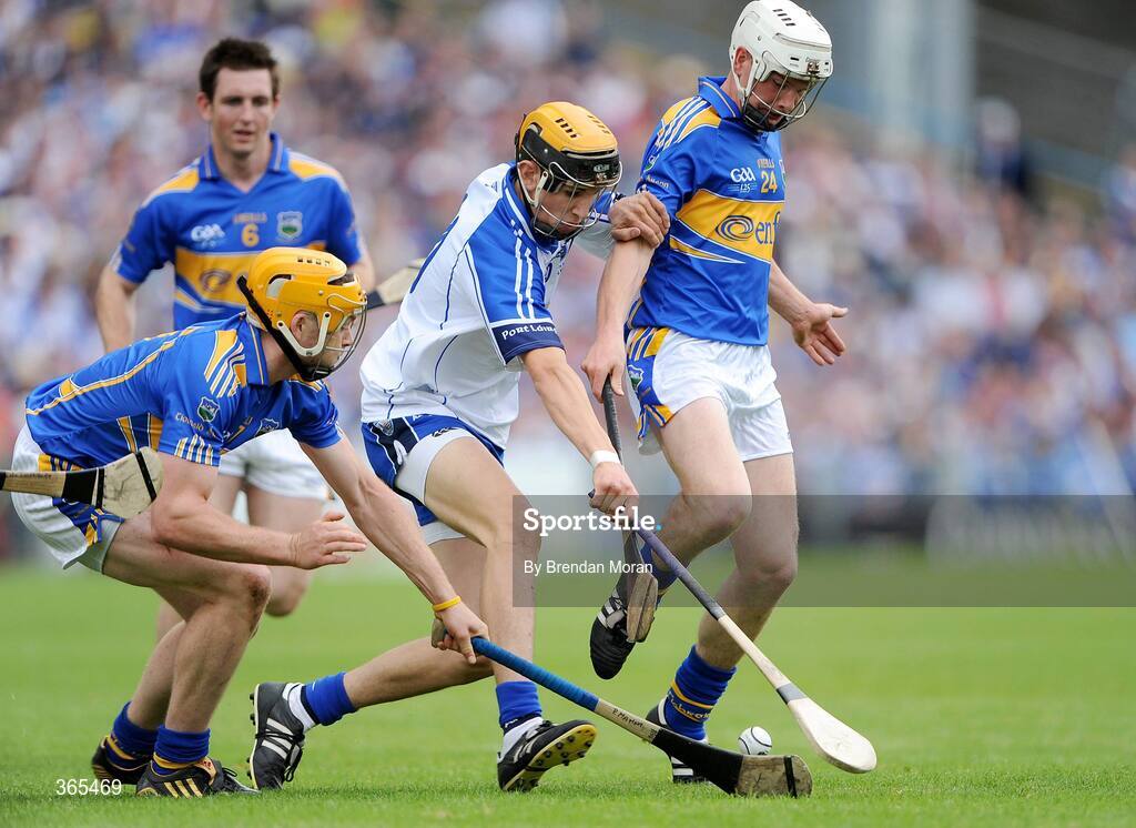 12 July 2009; Maurice Shanahan, Waterford, is crowded out by Padraic Maher, left, and Brendan Maher, Tipperary. GAA Hurling Munster Senior Championship Final, Tipperary v Waterford, Semple Stadium, Thurles, Co. Tipperary. Picture credit: Brendan Moran / SPORTSFILE