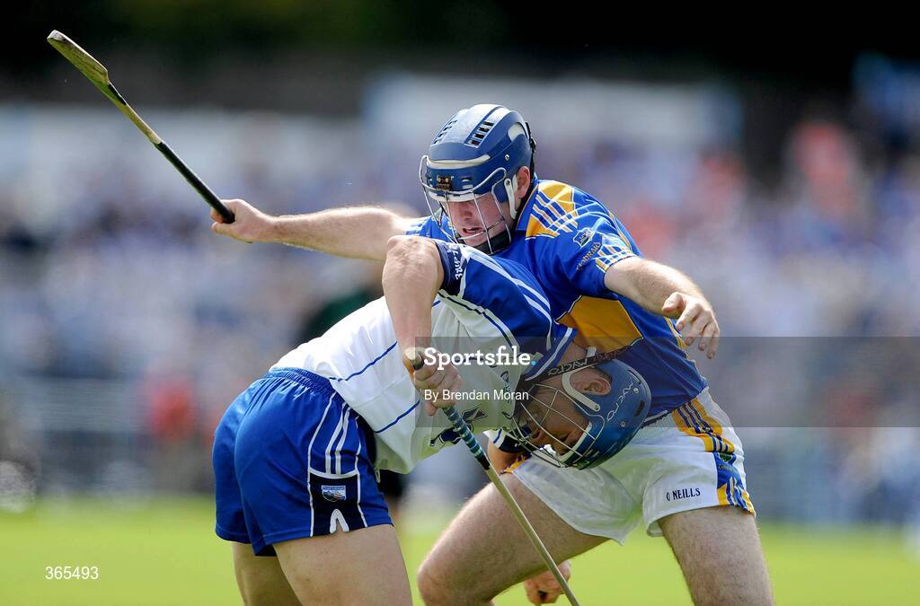 12 July 2009; Declan Prendergast, Waterford, in action against Eoin Kelly, Tipperary. GAA Hurling Munster Senior Championship Final, Tipperary v Waterford, Semple Stadium, Thurles, Co. Tipperary. Picture credit: Brendan Moran / SPORTSFILE