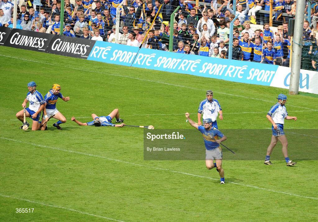 12 July 2009; Tipperary's Eoin Kelly celebrates after scoring his side's second goal. GAA Hurling Munster Senior Championship Final, Tipperary v Waterford, Semple Stadium, Thurles, Co. Tipperary. Picture credit: Brian Lawless / SPORTSFILE