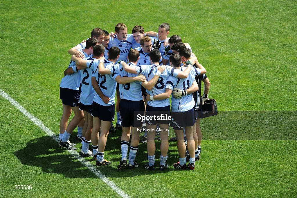 12 July 2009; Dublin players listen to their captain Paul Griffin before the game. GAA Football Leinster Senior Championship Final, Dublin v Kildare, Croke Park, Dublin. Picture credit: Ray McManus / SPORTSFILE
