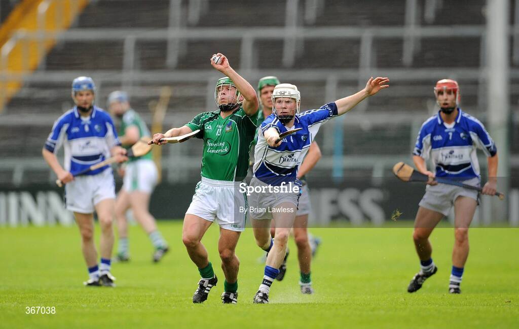 18 July 2009; Donnacha Sheehan, Limerick, in action against Brian Stapleton, Laois. GAA All-Ireland Senior Hurling Championship, Phase 3, Laois v Limerick, Semple Stadium, Thurles, Co. Tipperary. Picture credit: Brian Lawless / SPORTSFILE