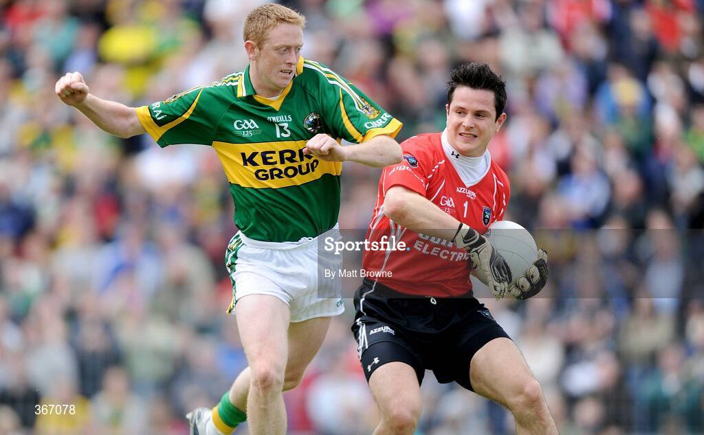 18 July 2009; Philip Greene, Sligo, in action against Colm Cooper, Kerry. GAA All-Ireland Senior Football Championship Qualifier, Round 3, Kerry v Sligo, Austin Stack Park, Tralee, Co. Kerry. Picture credit: Matt Browne / SPORTSFILE
